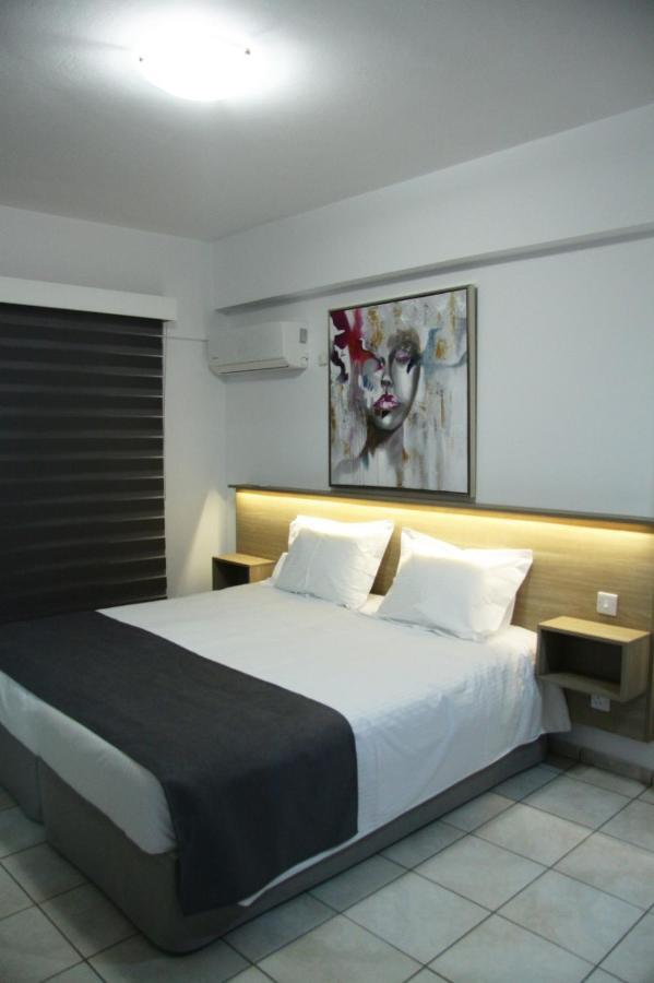 Larnaca Bay Suites Exterior photo