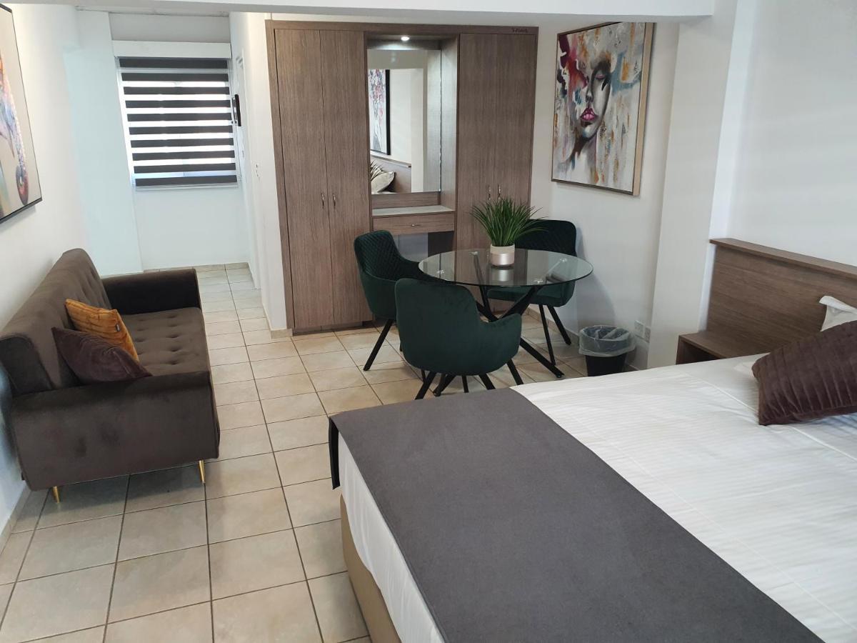 Larnaca Bay Suites Exterior photo