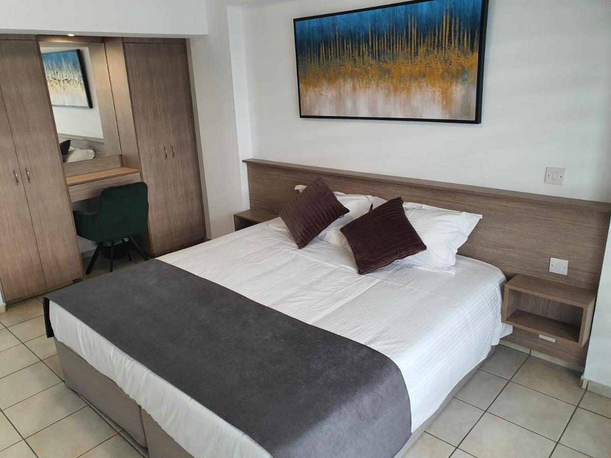 Larnaca Bay Suites Exterior photo