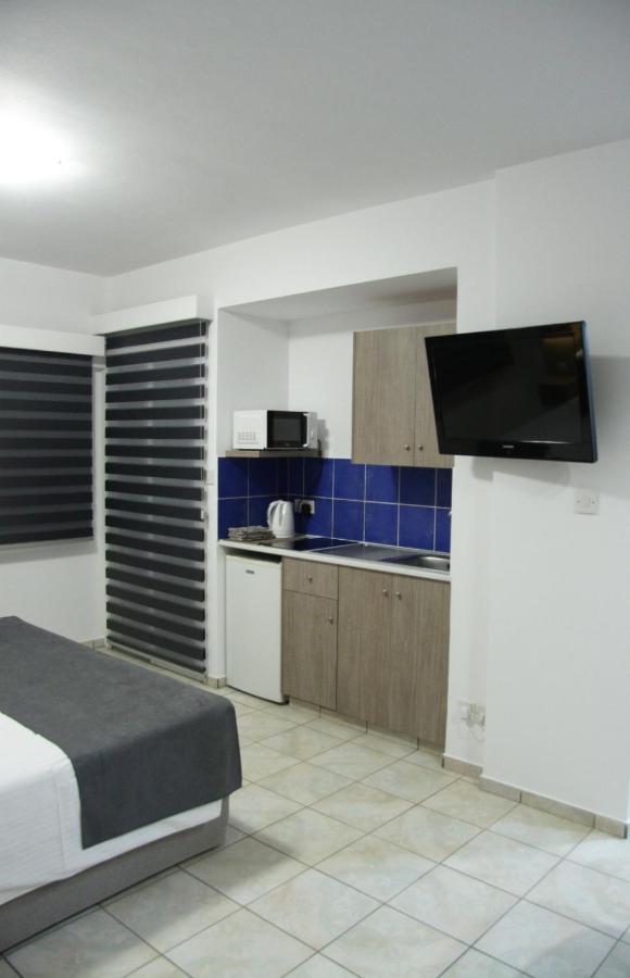 Larnaca Bay Suites Exterior photo