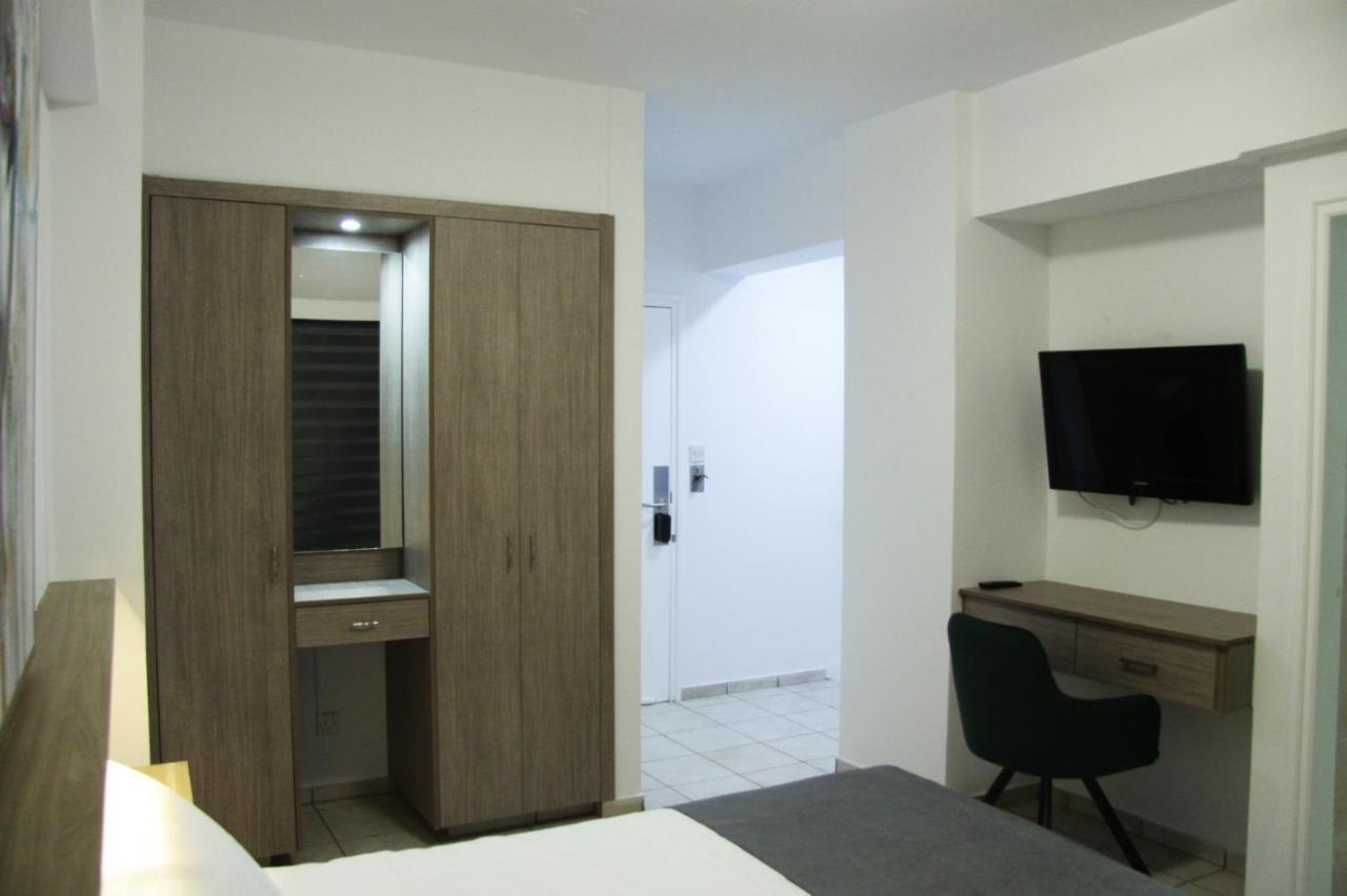 Larnaca Bay Suites Exterior photo