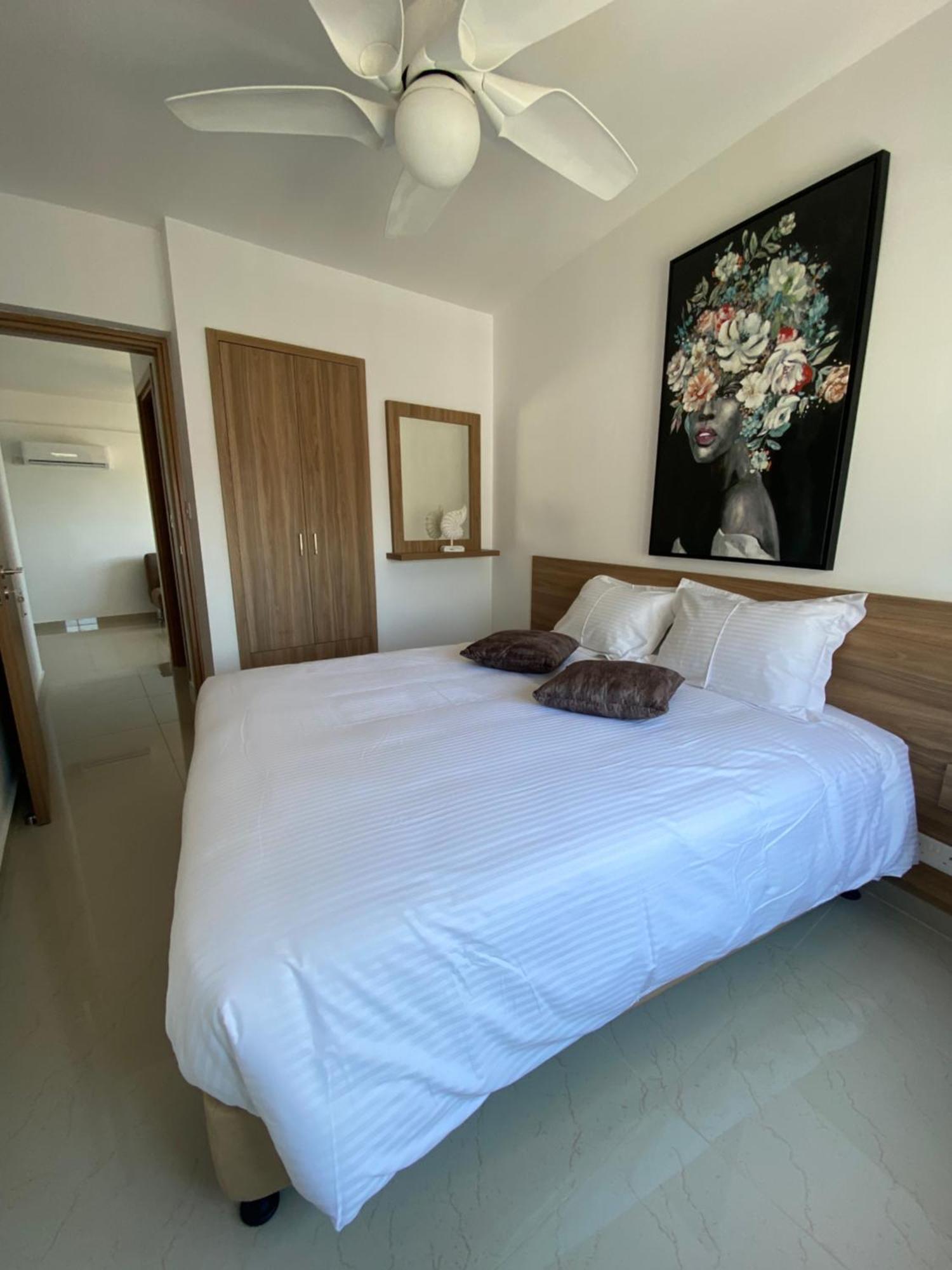 Larnaca Bay Suites Exterior photo